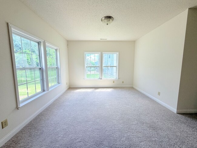 Building Photo - 2946 Heirloom Ln