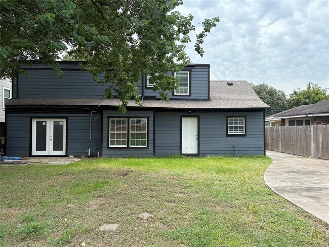 Building Photo - 3711 Eagle St