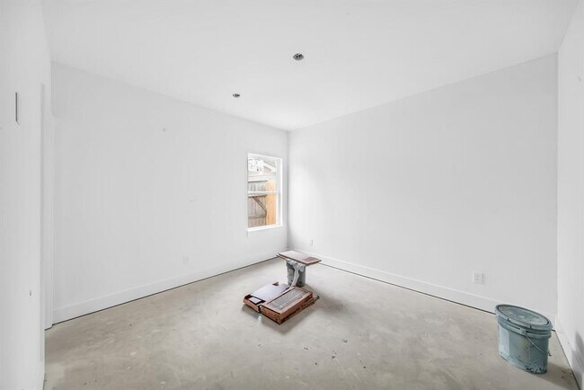 Building Photo - 409 Calloway St