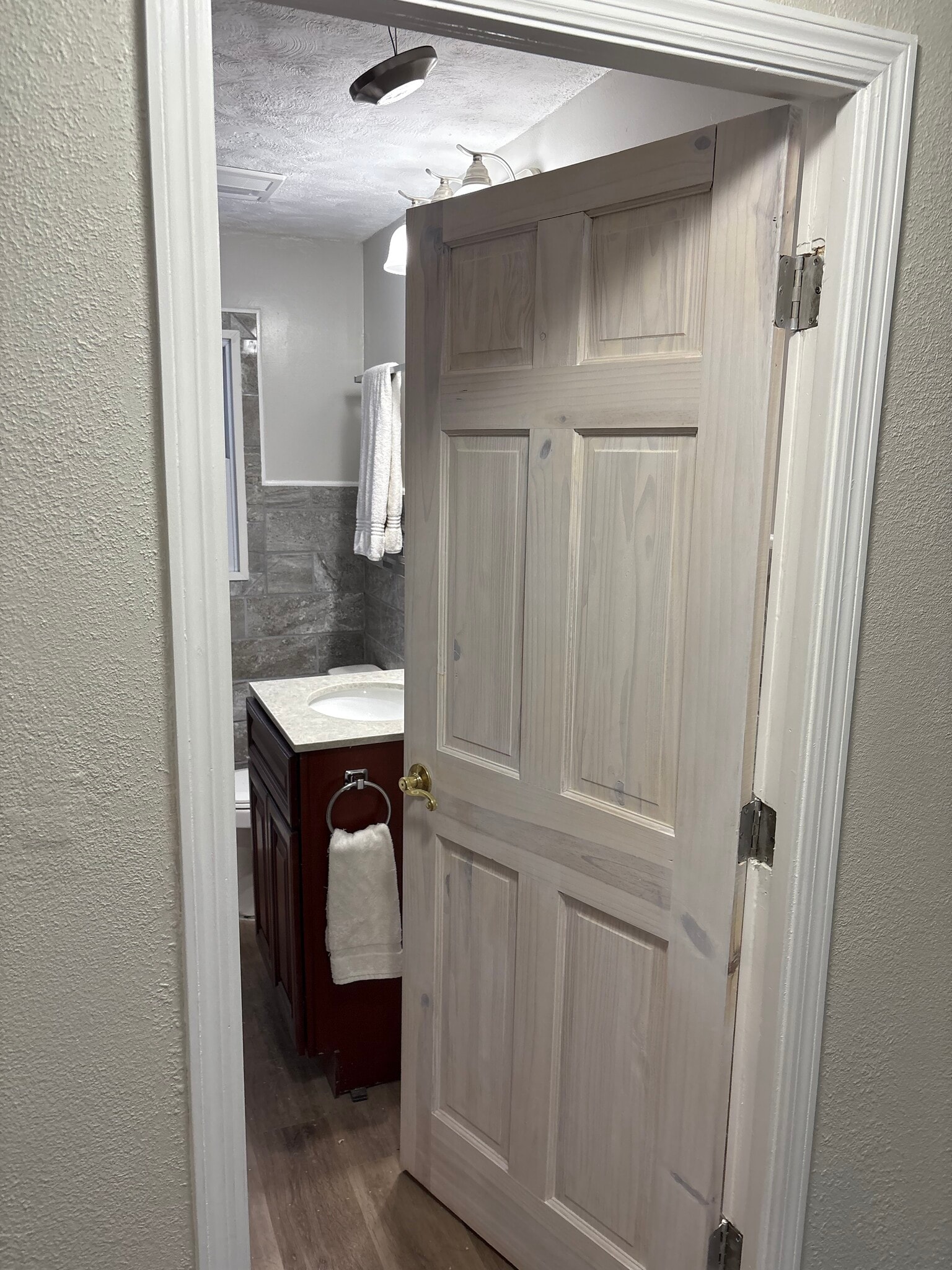 Building Photo - 601 Echo Rd