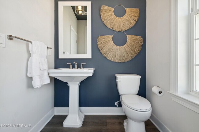 Building Photo - 4061 Heron Dr