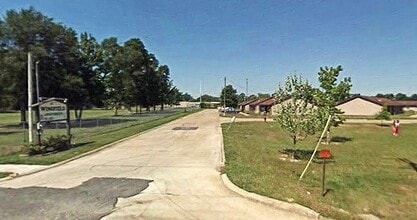 Building Photo - 425 14th St