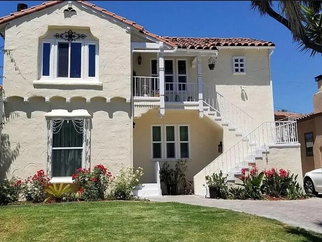 Building Photo - 1433 Livonia Ave