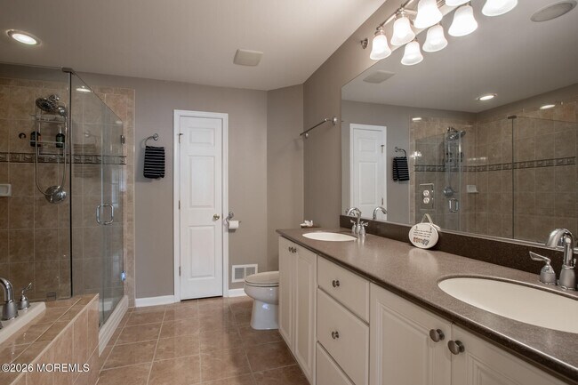 Building Photo - 5 Grant St