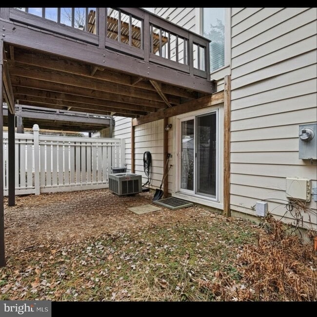 Building Photo - 1704 Quietree Dr