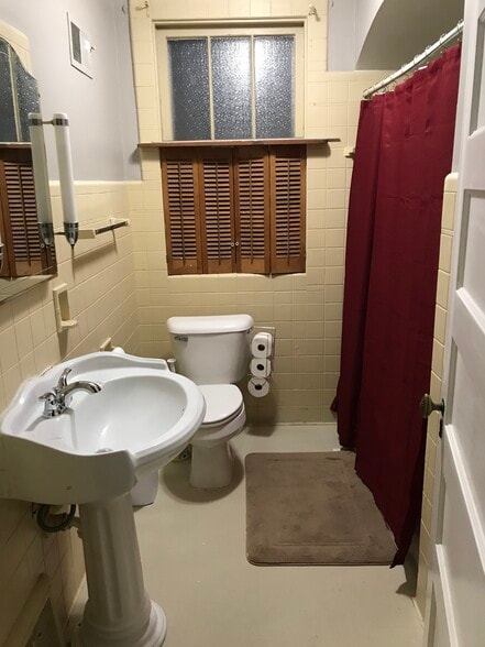 Building Photo - 249 E Park Blvd