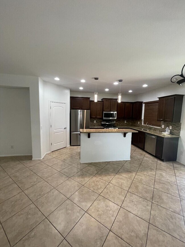 Building Photo - 4425 E Muriel Dr