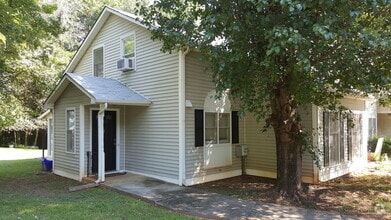 Building Photo - 2BR Townhouse in Avondale
