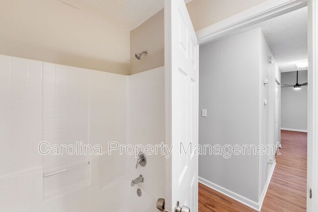 Building Photo - 2232 Blue Hampton Ln