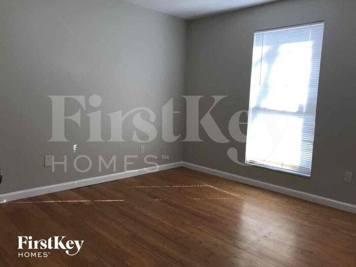 Building Photo - 2462 Ridgecrest Ave