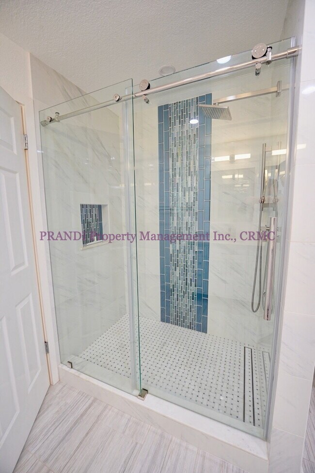 Building Photo - Modern Ranch Style Home on Corner Lot with Large Backyard