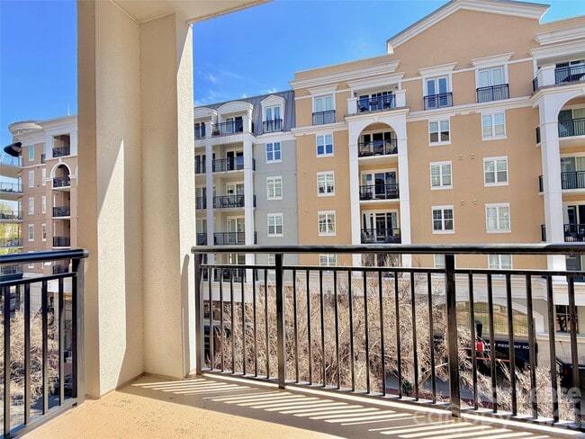Building Photo - 4620 Piedmont Row Dr