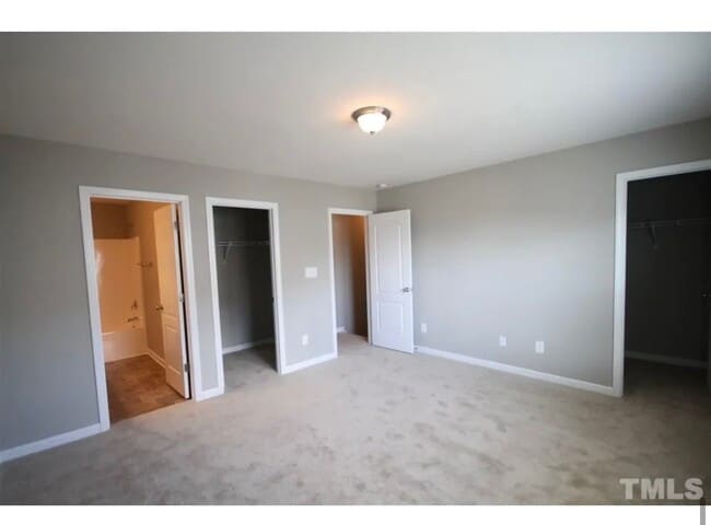 Building Photo - 4441 Middletown Dr