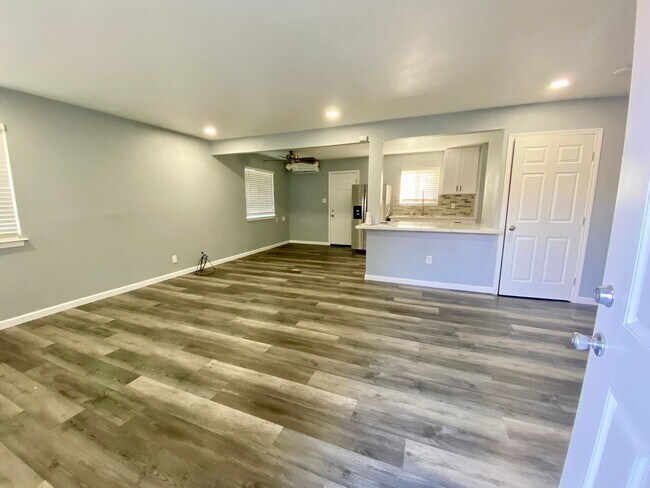 Building Photo - Beautifully Renovated 2BD/1BA Home with Ad...