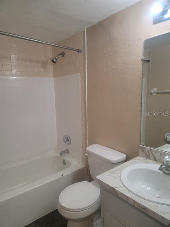 Building Photo - 4223 Parkside Dr