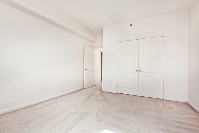 bed room 2 - 1211 S Eads St