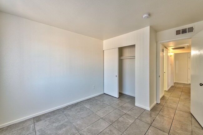 Building Photo - 3957 Rebecca Raiter Ave