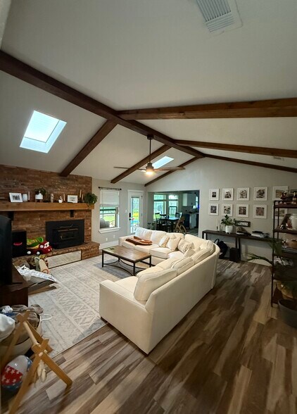 Living room - 7509 Jean Ann Dr
