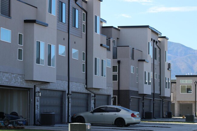 Building Photo - 1798 N 510 W