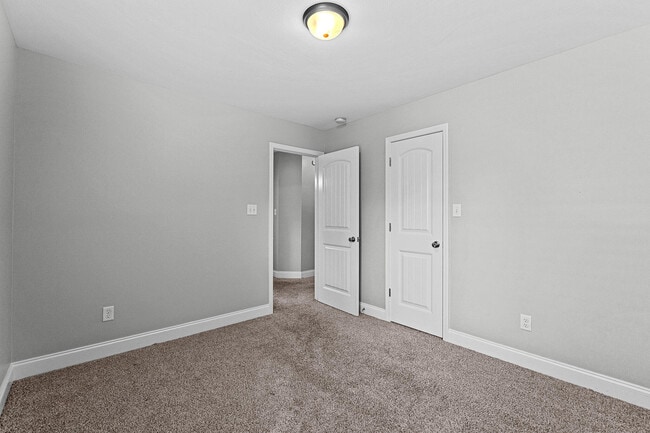 Building Photo - 1132 Sierra Ln