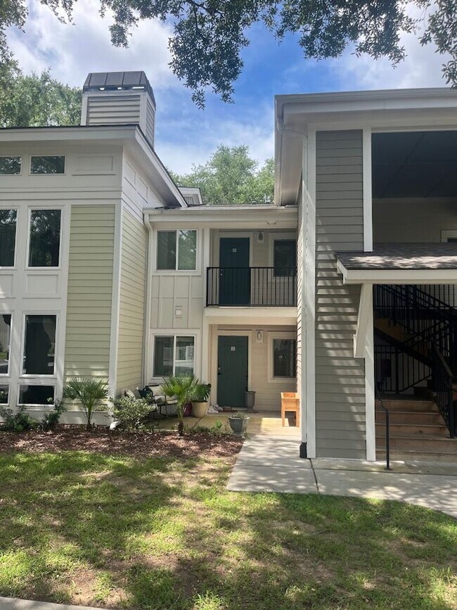 Building Photo - Great 2 BR/2 BA Condo in East Bridge Town ...