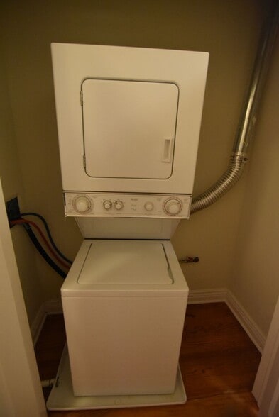 Building Photo - 5140 N Clark St