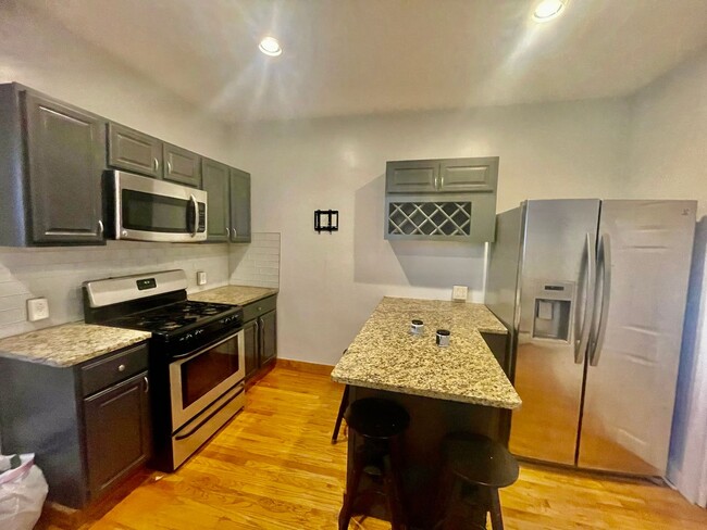 Building Photo - Beautifully Renovated 3-Bedroom 2.5 Rental...