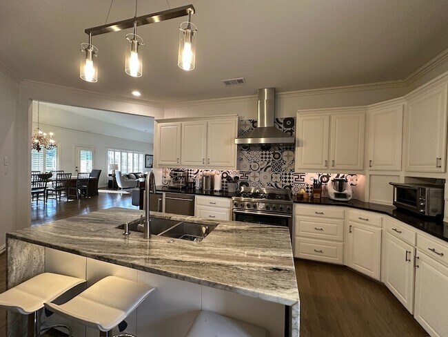 Building Photo - 600 Huntersridge Ct