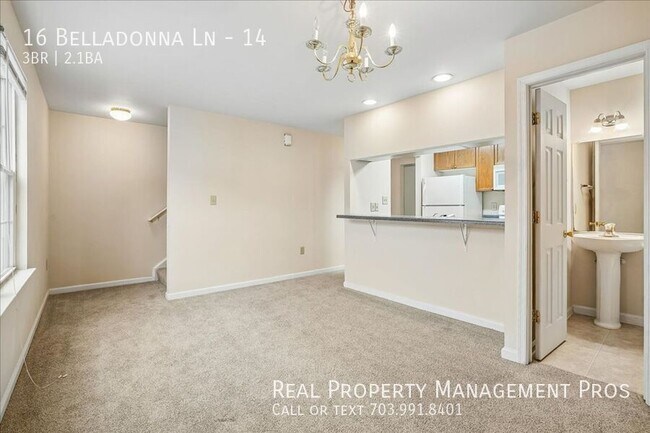 Building Photo - 16 Belladonna Ln