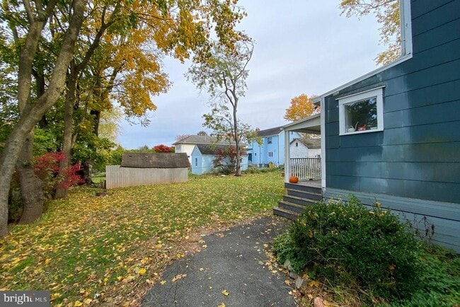 Building Photo - 10 Princeton Ave