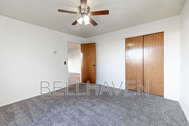 Building Photo - 213 W 37th St