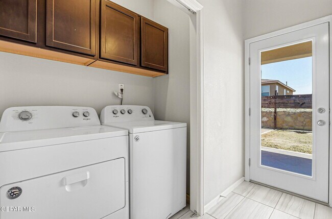 Building Photo - 12580 Arrow Weed Dr