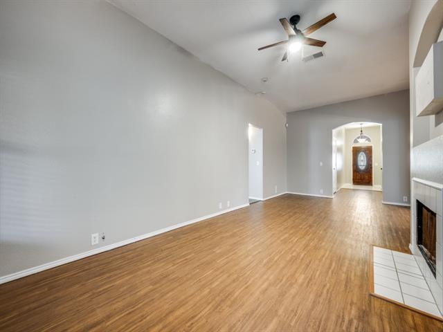 Building Photo - 734 Winding Oak Bend