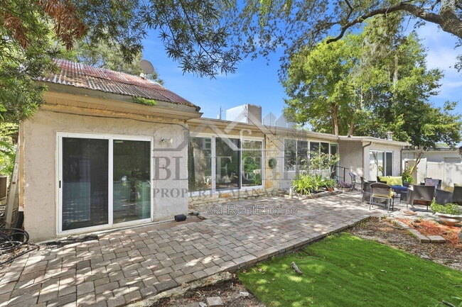 Building Photo - 6714 Nina Rosa Dr