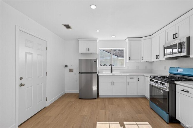 Building Photo - 6651 Millmark Ave