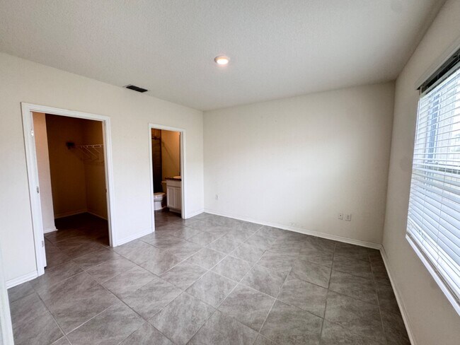 Building Photo - 325 Meadowbrook Blvd