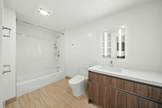 Building Photo - 1500 Rycroft St