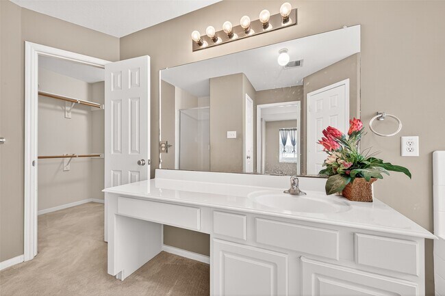 Building Photo - 14744 Branchwest Dr