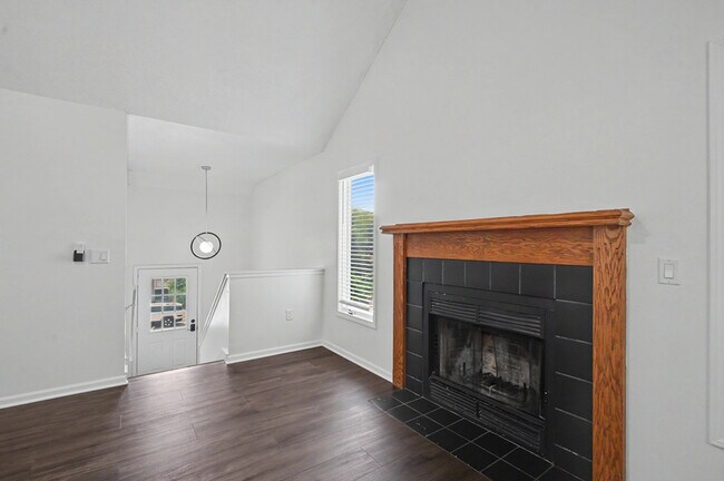 Building Photo - 3412 Augusta Dr