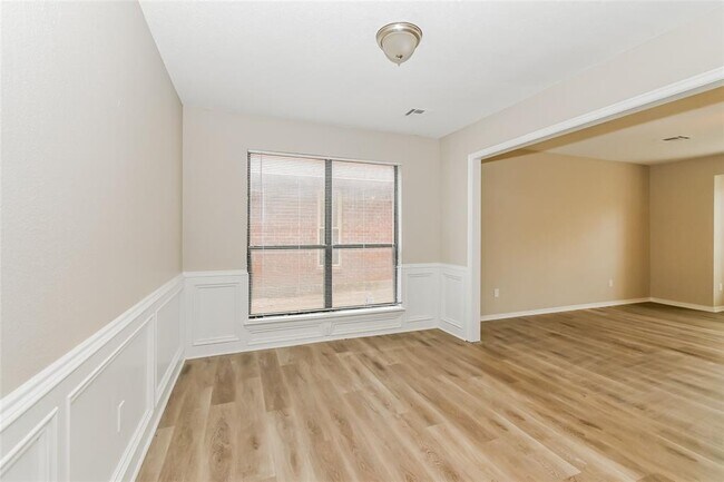 Building Photo - 11916 Silver Sun Dr