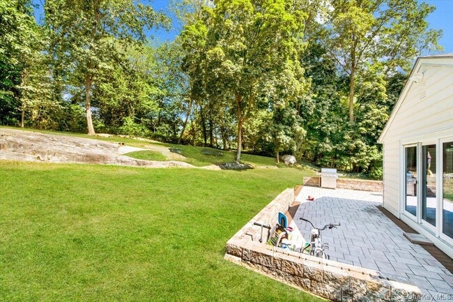 Building Photo - 270 Victory Blvd