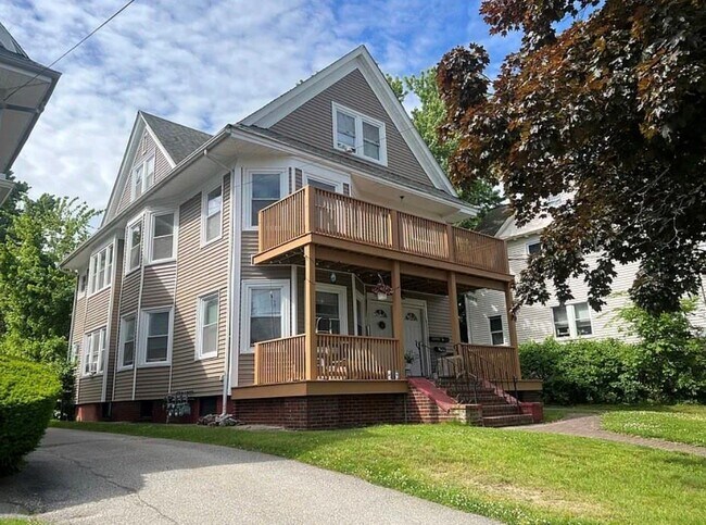 Building Photo - 112 Norwood Ave