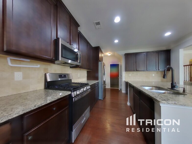 Building Photo - 147 Cherokee Reserve Cir
