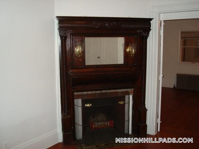 Building Photo - 40 Hillside St