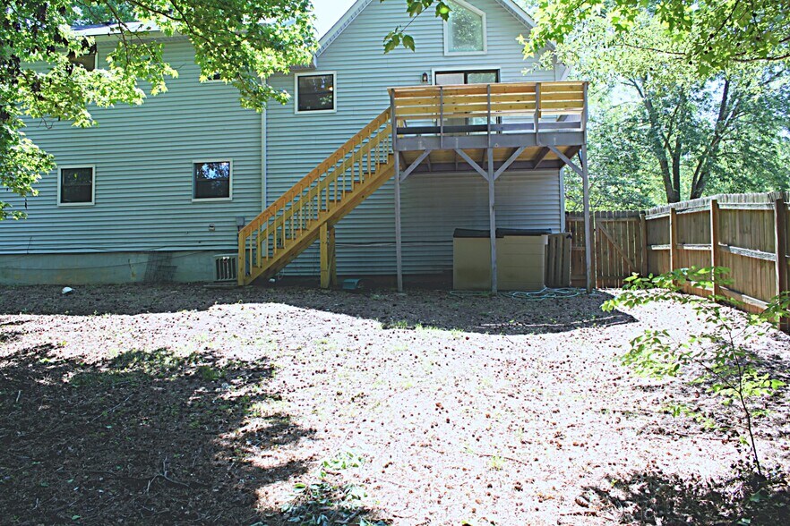 Large backyard - 1095 Mountain Springs Dr NW