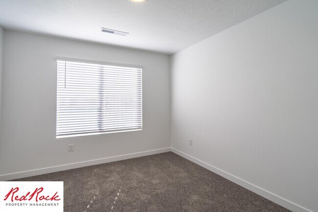 Building Photo - 3 Bedroom Smart Home in Long Valley with Resort-Style Amenities