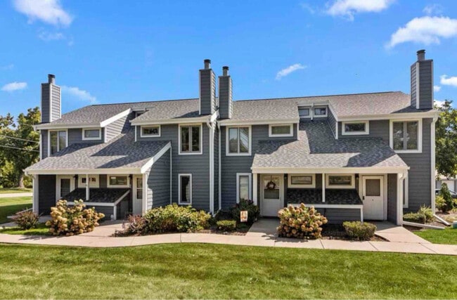 Building Photo - 1523 Grandview Ct
