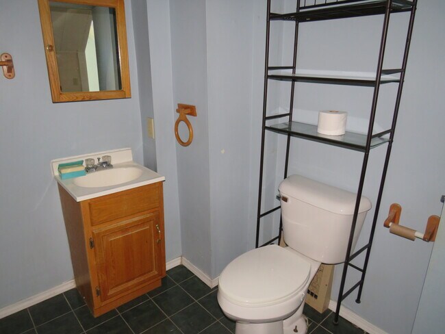 Building Photo - 2002 Cottage Ave