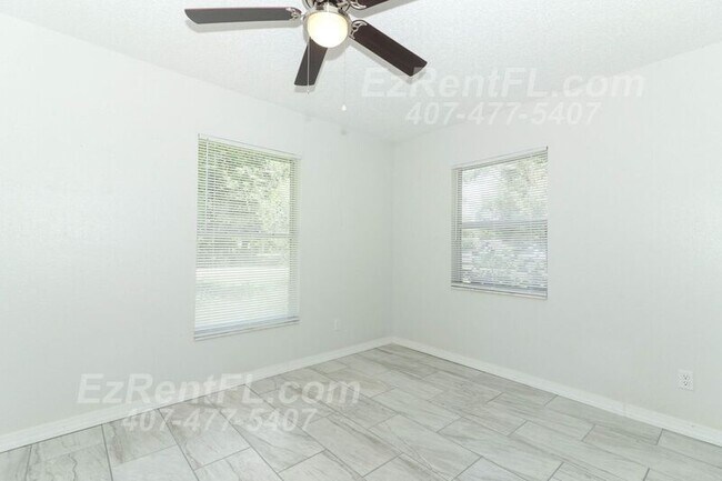 Building Photo - 3833 Holly Ct