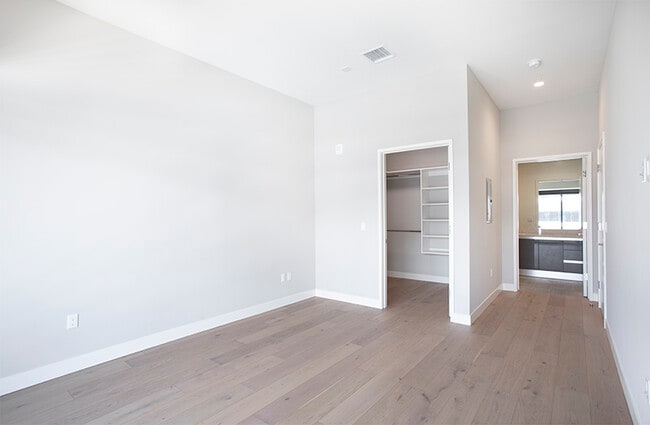 Building Photo - 388 Cordova St